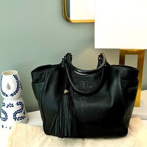 Like new - Tory Burch Thea Rounded Hobo Tote in Black